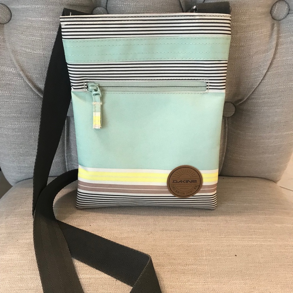 Dakine crossbody bag